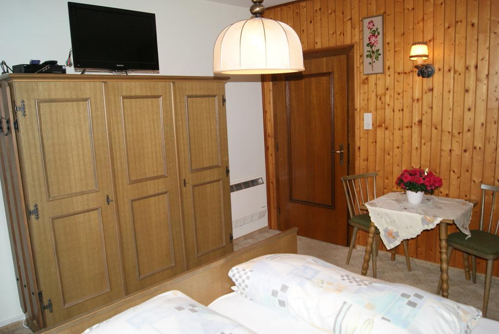 Gaestehaus Ferienwohnungen Lackner Rennweg am Katschberg Стая снимка